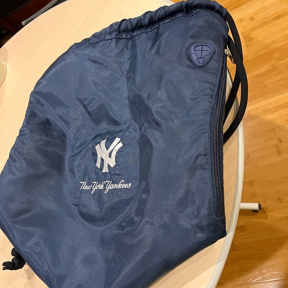 Blue New York Yankees Drawstring Backpack Unisex - Picture 4 of 5